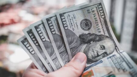 El Banco Central restablece una de las restricciones del cepo al dólar para personas físicas imagen-14