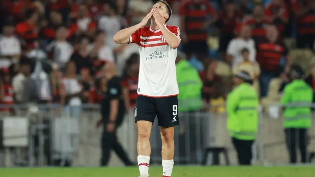 Estudiantes cayó ante Flamengo en el Maracaná y se ilusiona con la remontada: reviví lo mejor - TyC Sports imagen-4