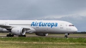 Sigue el caos en los aeropuertos de Europa tras un ciberataque que inhabilitó los sistemas de facturación imagen-7