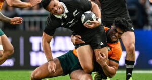 Los All Blacks estiraron su invicto en Eden Park y bajaron a los Wallabies de la cima del Rugby Championship imagen-3