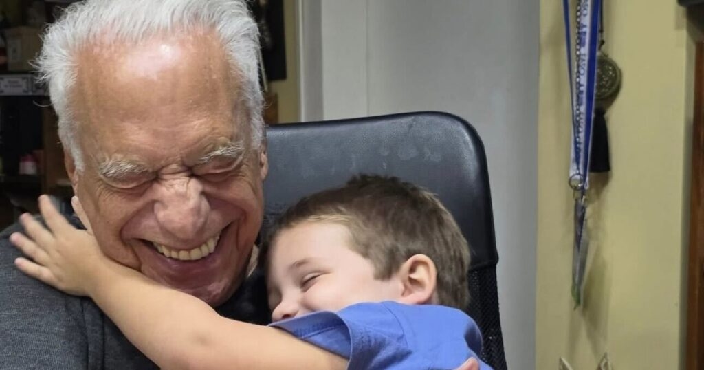 El tierno saludo de Alberto Cormillot a su hijo por su cumpleaños: "No pueden dimensionar lo que esa sonrisa me despierta" imagen-96