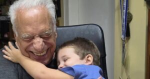 El tierno saludo de Alberto Cormillot a su hijo por su cumpleaños: "No pueden dimensionar lo que esa sonrisa me despierta" imagen-1