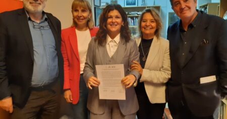 El Instituto Cervantes recibirá los legados de María Elena Walsh y Sara Facio en Madrid imagen-7