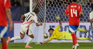 Duro golpe para la Rojita: Chile cayó ante Japón en su Mundial imagen-2