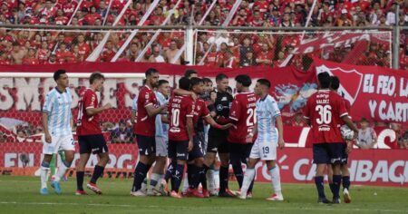 Los árbitros para la fecha 10 del Torneo Clausura 2025: quién dirige el clásico de Avellaneda entre Racing e Independiente imagen-15