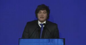 Milei habló del cambio de estrategia electoral tras la derrota en Buenos Aires y dijo: "Me puse la campaña al hombro" imagen-3