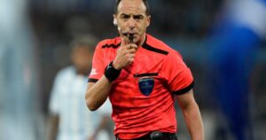 La genial broma viral de Mariano Closs al árbitro Ostojich en el relato del gol anulado a Vélez contra Racing por la Copa Libertadores imagen-3