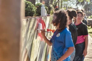 La historia de San Vicente plasmada en murales imagen-1