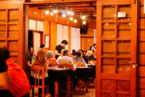 La baja capacidad de gastos hunde la demanda en bares y restaurantes imagen-2