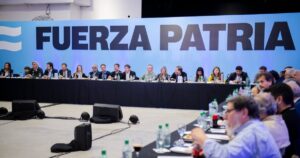 Los intendentes peronistas se comprometen a jugar: "El 7 de De Paul", los remises y la estrategia para la Boleta Única de Papel imagen-3