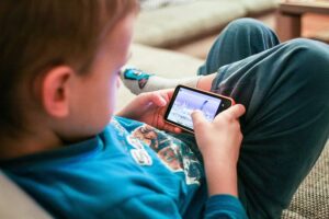 Niños anestesiados: “Las pantallas interfieren en el desarrollo neurocognitivo” imagen-3