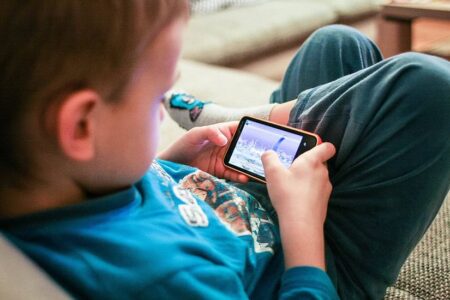 Niños anestesiados: “Las pantallas interfieren en el desarrollo neurocognitivo” imagen-9