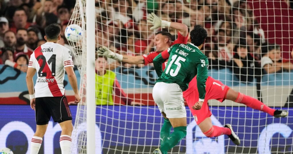 Video: Palmeiras y el gol fácil con el que se puso en ventaja contra River imagen-35