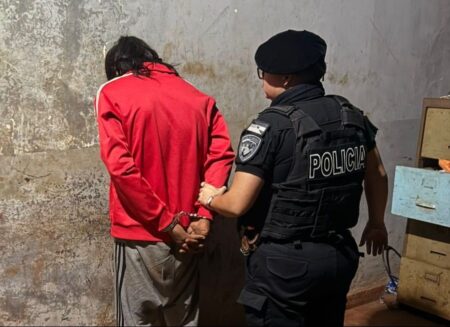 Detuvieron a un hombre que asaltó a un joven con un cuchillo en el kilómetro 2 de Eldorado imagen-70