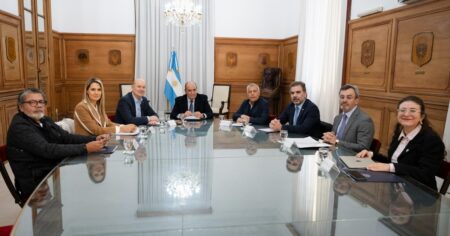 Javier Milei y sus medidas, EN VIVO: Francos reactiva el Consejo de Mayo en busca de recuperar el apoyo de los gobernadores imagen-19