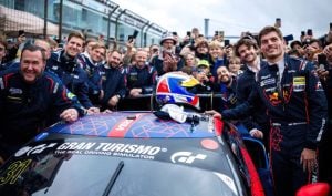 Max Verstappen brilló en Nürburgring y ganó en su debut en una carrera de resistencia imagen-3