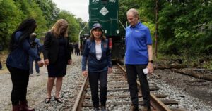 Qué tan alta es Kathy Hochul: el dato sobre la gobernadora de New York que genera interés imagen-1