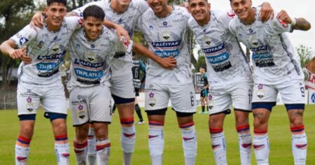 Armenio no se rinde y sigue en carrera por el Clausura imagen-8