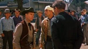 Hoy en TV: uno de los primeros westerns de Clint Eastwood, pero vas a tener que estar realmente atento para verlo imagen-2