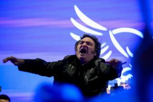 🔴 En vivo. El discurso de Milei en el búnker libertario 🔴 En vivo. El discurso de Milei en el búnker libertario imagen-2