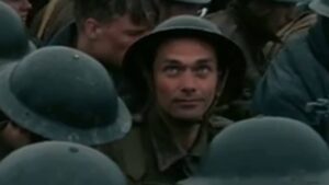 Christopher Nolan cuida hasta el más mínimo detalle en cada rodaje, pero se le escapó el fallo de uno de sus extras en una de sus mejores películas imagen-100