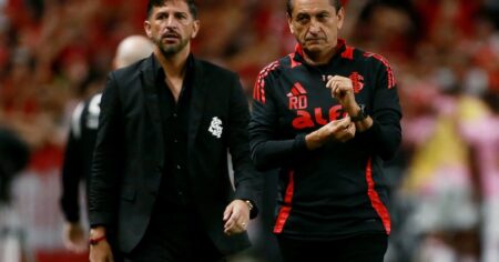 Primer triunfo de Ramón Díaz en Inter de Porto Alegre imagen-12