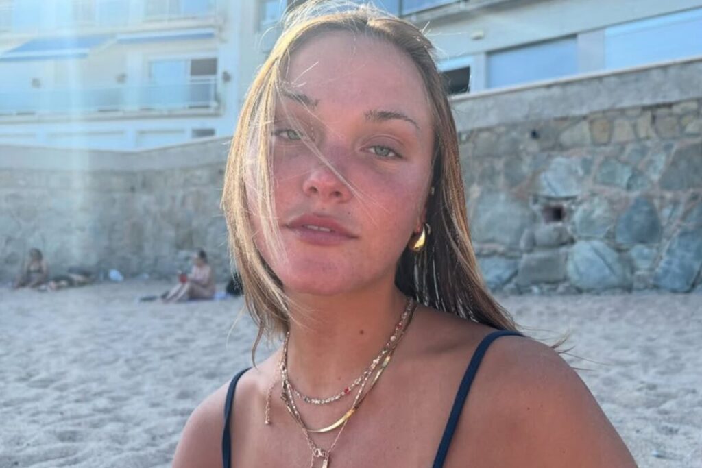 Sofía Solá, la hija de Maru Botana, mostró en un video lo que sucede cuando llega a su casa imagen-98