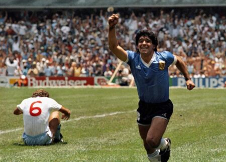 Cómo es la moneda del gol de Maradona que lanzó el BCRA Cómo es la moneda del gol de Maradona que lanzó el BCRA imagen-13