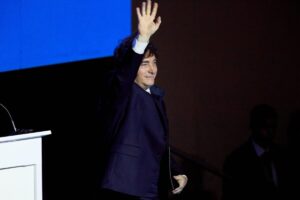 Milei habló del triunfo, reivindicó a Karina y cuestionó a la oposición: “La abstinencia de caja los vuelve locos” Milei habló del triunfo, reivindicó a Karina y cuestionó a la oposición: “La abstinencia de caja los vuelve locos” imagen-2