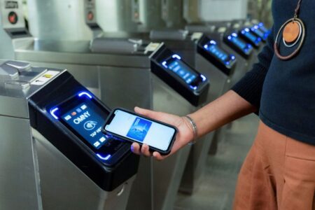 En qué estaciones del metro de Nueva York se puede comprar una tarjeta OMNY antes de que MetroCard desaparezca imagen-9