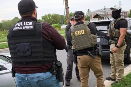 Qué documentos pide el ICE antes de detener a un migrante en Florida Qué documentos pide el ICE antes de detener a un migrante en Florida imagen-6