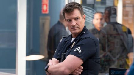 "Es un desafío adicional": Rodar de 'The Rookie' es cada vez más difícil para Nathan Fillion, pero no se da por vencido con la temporada 8 imagen-6