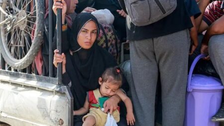 El desplazamiento de los palestinos en Gaza por la ofensiva de Israel es “un hecho sin precedentes desde la Segunda Guerra Mundial” imagen-8