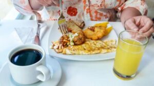 Cinco beneficios de tomar café al despertar: ayuda al estado de ánimo, tener más energía y acelera el metabolismo imagen-4