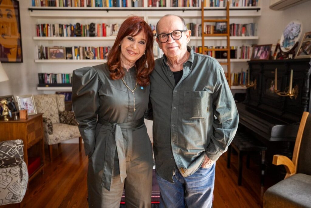 Cristina Kirchner recibió al músico cubano Silvio Rodríguez en su departamento imagen-5