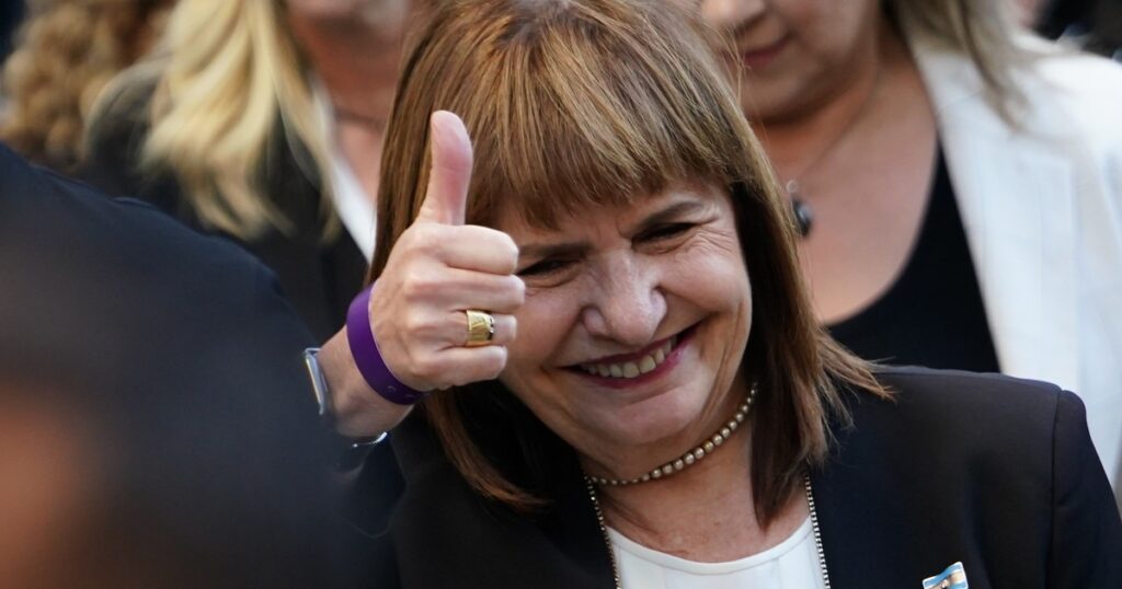 Patricia Bullrich contó sus tres objetivos como senadora: "Bajar impuestos regresivos, cambiar el código penal y modernizar el sistema laboral" imagen-97