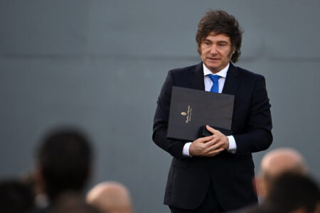 Milei llega a las legislativas con la peor aceptación pública desde que asumió imagen-7