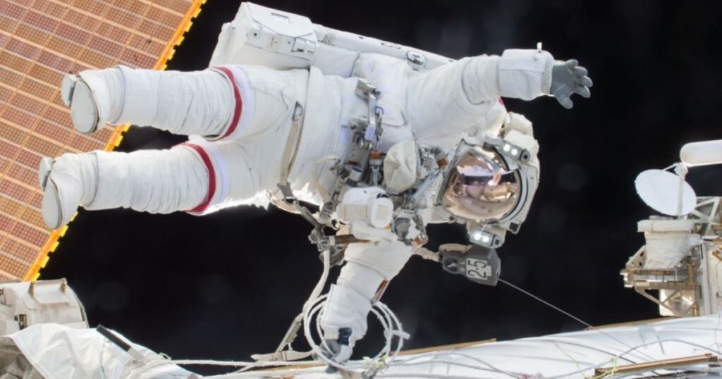 Cómo viven y trabajan los astronautas de la NASA en el espacio imagen-5