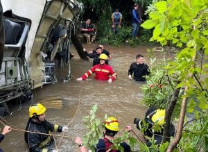 “Pude hablar con mi hijo, está lúcido y evolucionando bien”: el testimonio del padre de un sobreviviente de la tragedia en Campo Viera “Pude hablar con mi hijo, está lúcido y evolucionando bien”: el testimonio del padre de un sobreviviente de la tragedia en Campo Viera imagen-7