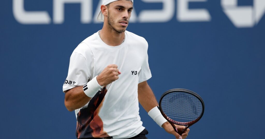 Francisco Cerúndolo ganó en su debut en el Masters 1000 de Shanghai y Báez cayó ante una figura imagen-38