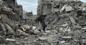 El drama de volver a Gaza, contado por un argentino: casas reducidas a una pared, la rareza del silencio y un "tendópolis" para familias a la deriva imagen-4
