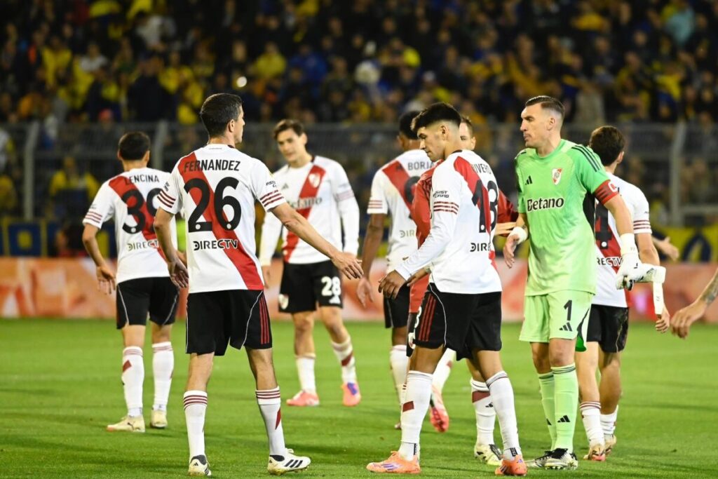 River volvió a las andadas, se condicionó con la expulsión de Portillo y sufrió con la varita mágica de Di María imagen-5