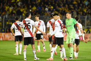 River volvió a las andadas, se condicionó con la expulsión de Portillo y sufrió con la varita mágica de Di María imagen-2