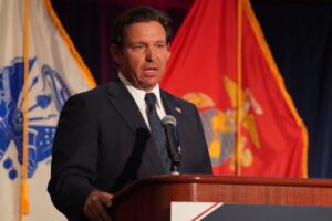 Ron DeSantis la firmó: la ley de Florida que castiga el abandono de perros y entró en vigor en octubre imagen-3
