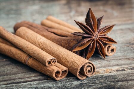 El ritual ancestral con canela en el baño para atraer la prosperidad y limpiar las energías negativas imagen-5