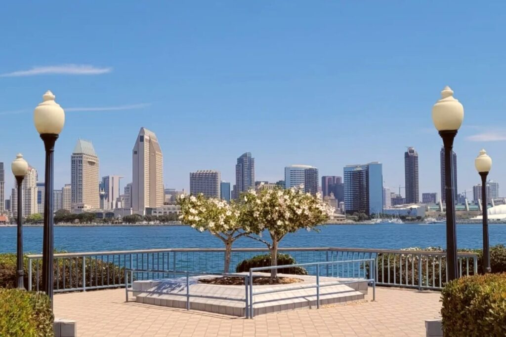 Cuántos pesos mexicanos se necesitan para comprar una casa en San Diego, California en octubre 2025 imagen-5
