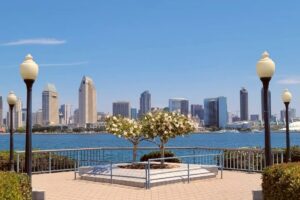 Cuántos pesos mexicanos se necesitan para comprar una casa en San Diego, California en octubre 2025 imagen-1