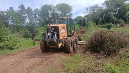 Vialidad de Misiones trabaja en caminos terrados de toda la provincia imagen-13