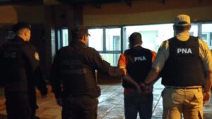 Delincuente paraguayo intentó ingresar a Misiones armado y en una canoa imagen-1