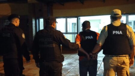 Delincuente paraguayo intentó ingresar a Misiones armado y en una canoa imagen-11